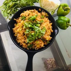 A picture of Schewan rice.