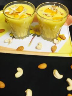 મેંગો મિલ્કશેક રેસીપી મુખ્ય ફોટો