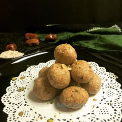 A picture of Oats & Date Balls.