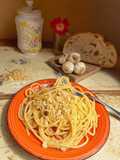 Spaghettoni acciughe e mollica