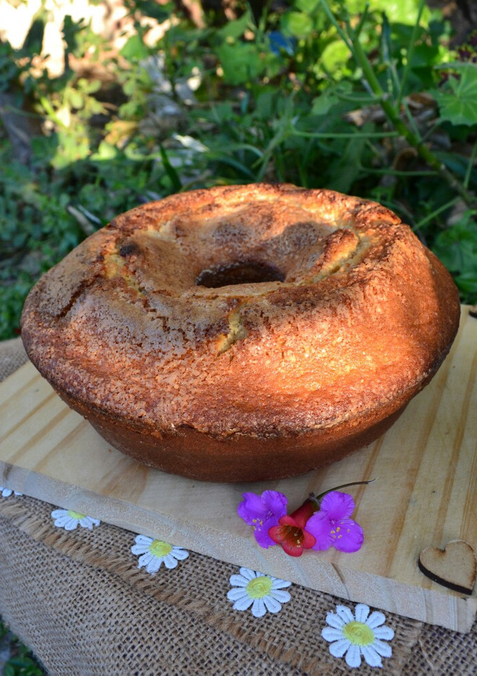 Una foto de Budín de coco y yogur de dulce de leche💕