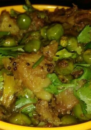 A picture of Mutar dum aloo.