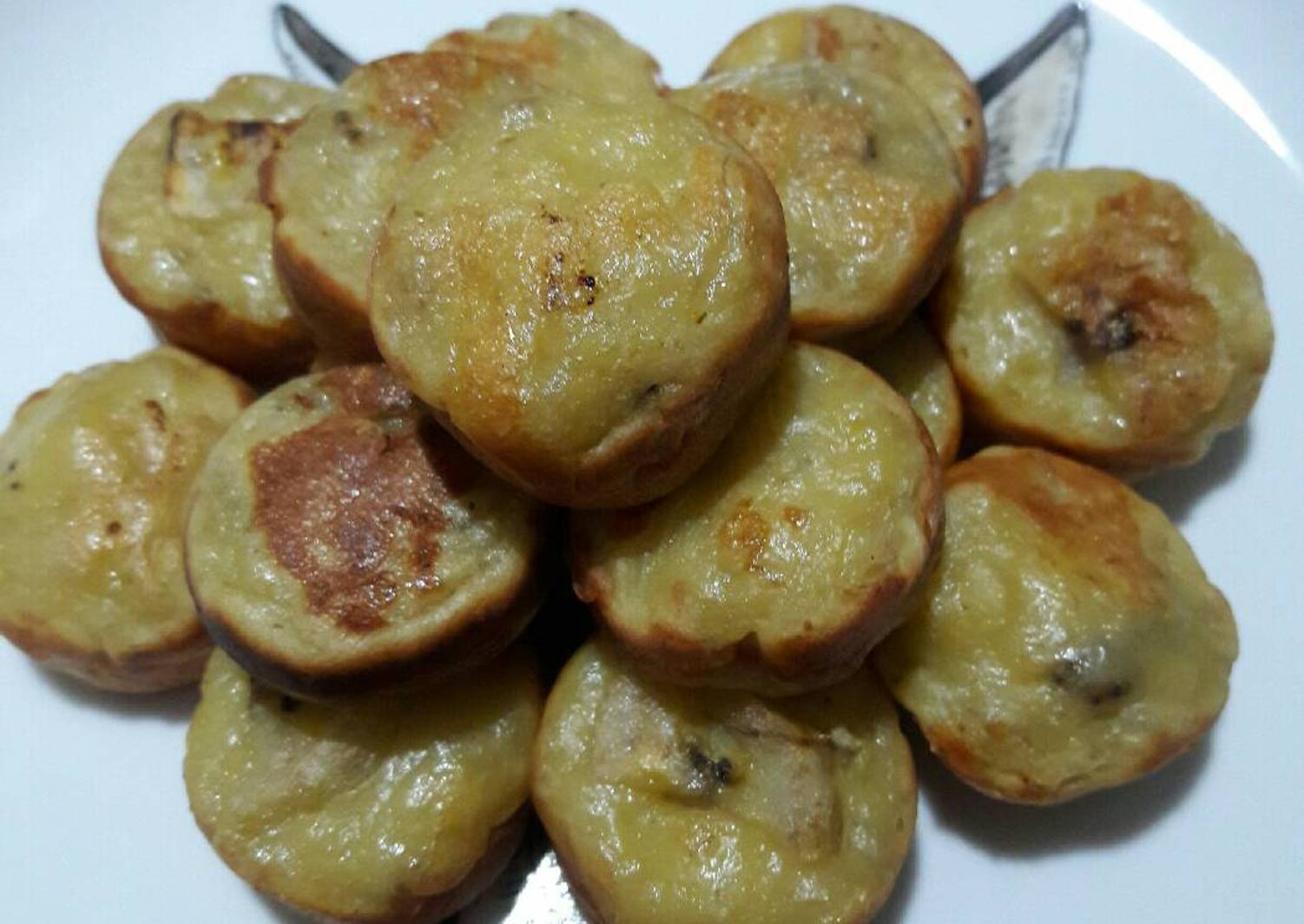  Resep  Kue  cubit pisang  kepok  oleh Marini Komar Cookpad