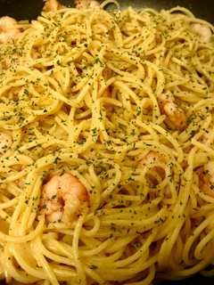 Una foto de Pasta con gambas al ajillo