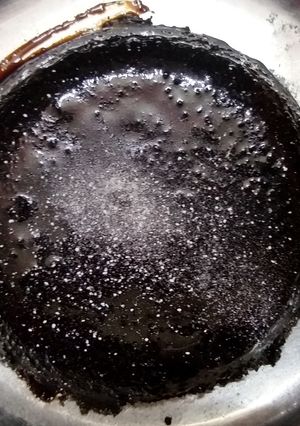 A picture of Oreo cake in pressure cooker(steamed).