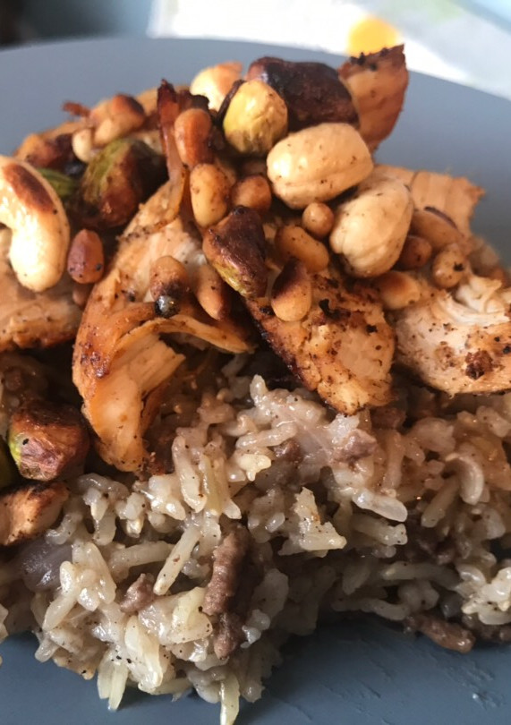 A picture of Riz ‘a djeij (Lebanese rice and chicken) رز ع دجاج.