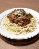 Spaghetti Bolognese - homemade sauce ala Finny