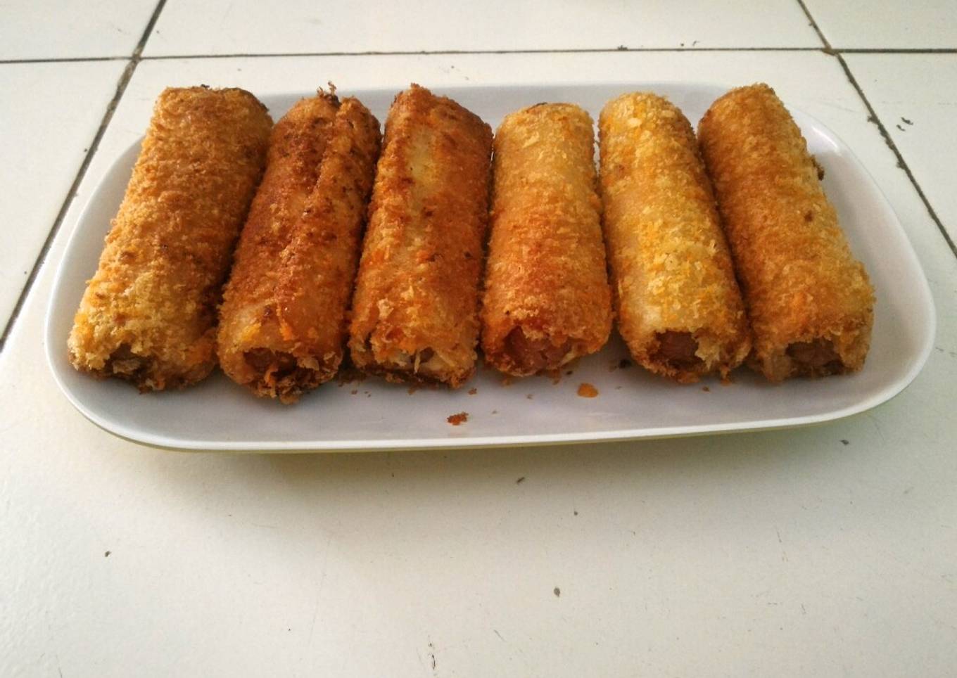 Roti tawar panggang isi sosis