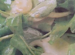 Una foto de Ensalada de hinojo, berros y espinacas. ॐ