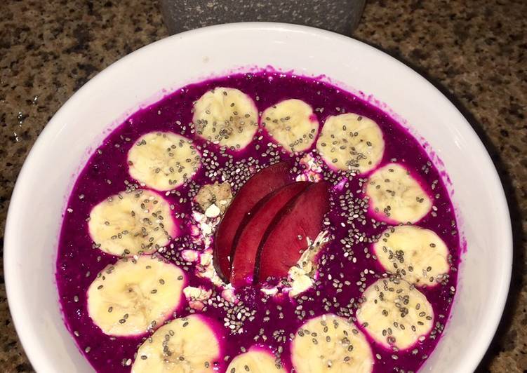 Cara Gampang Menyiapkan Dragonfruit Smoothies Bowl, Sempurna