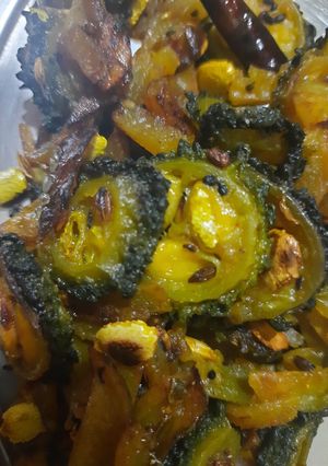 উচ্ছে আলু ভাজা (uchche aloo bhaja recipe in Bengali) রেসিপির প্রধান ছবি
