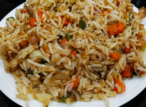 A picture of Chinese Veg Fried Rice.