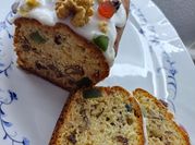 Una foto de budin de pasas y nuez