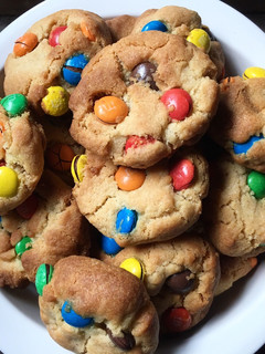 Φωτογραφία της συνταγής Cookies με πολύχρωμα κουφετάκια (MnM's)