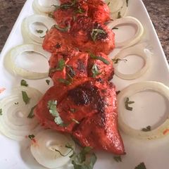 A picture of Tandoori chicken bites.
