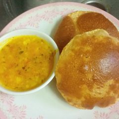 A picture of Poori.