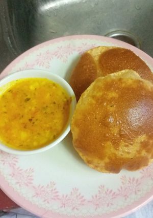 A picture of Poori.