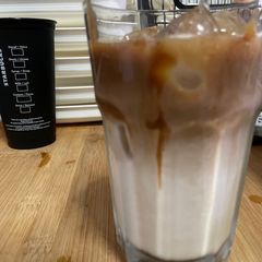 A picture of Ice Caramel Macchiato Drink.