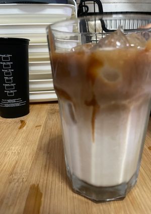 A picture of Ice Caramel Macchiato Drink.