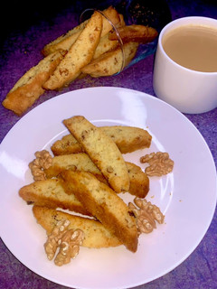 வால்நட் பிஸ்காட்டி (Walnut biscotti recipe in tamil) செய்முறை முக்கிய புகைப்படம்