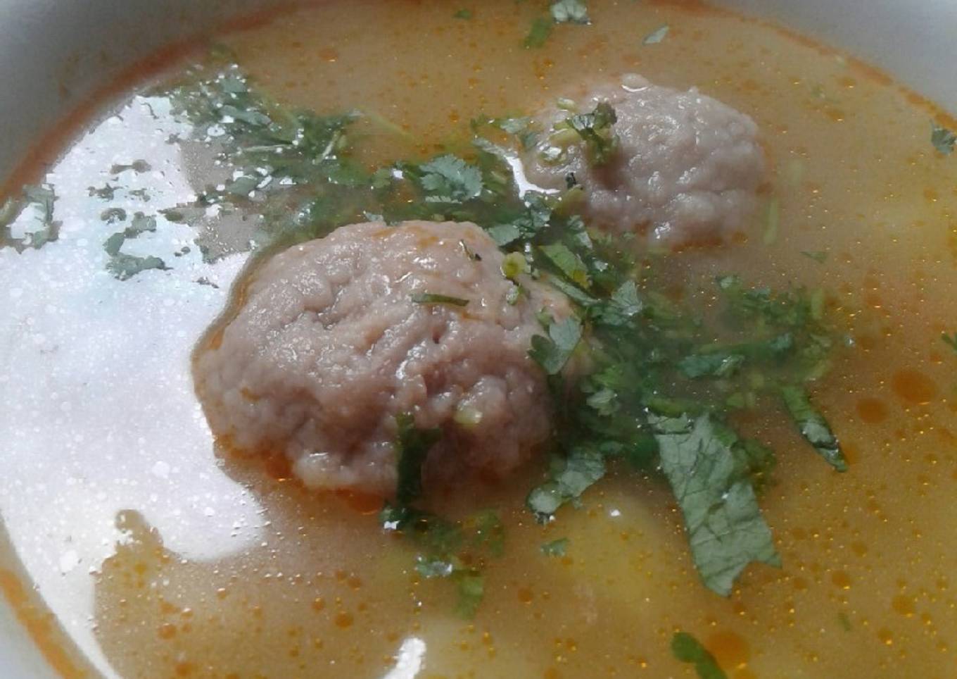 Sopa de albóndigas