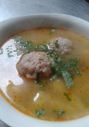 Una foto de Sopa de albóndigas