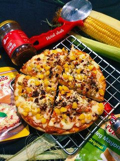 कॉर्न पिज़्ज़ा(corn pizza recipe in hindi) रेसिपी मुख्य फोटो