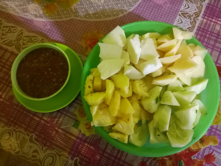 Standar Resep memasak Rujak buah bumbu petis yang enak