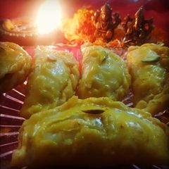 A picture of Mawa Gujiya.