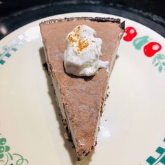 A picture of Easy Frozen Chocolate Orange 🍊 🍫 Pie 🥧.