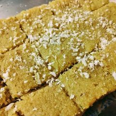 A picture of Coconut Burfi.