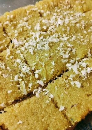 A picture of Coconut Burfi.