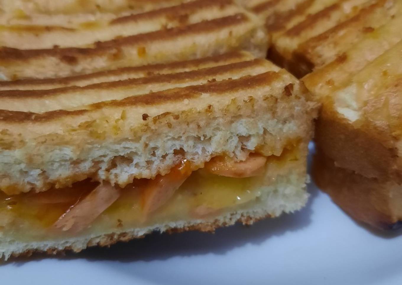 Roti bakar rasa coklat dan pizza