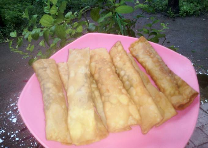 Piscok (pisang coklat)