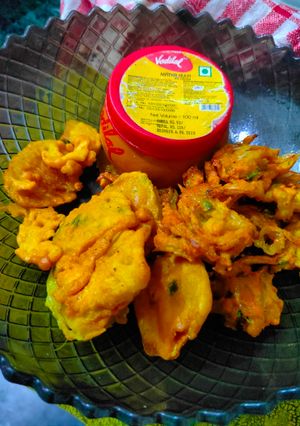 A picture of Mix veg fritters.
