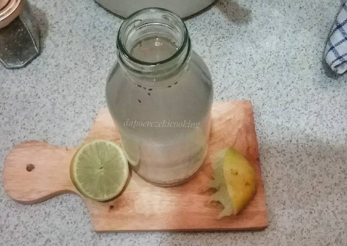 Resep Infused Water Jeniper Dan Chia Seed Pengecil Perut Oleh Dapoerezekicooking Cookpad