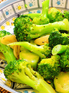 蒜香清炒青花菜 的食譜成品照片