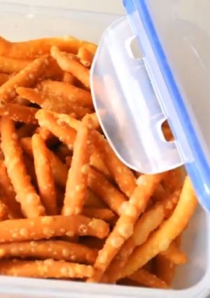 A picture of 3 ingredients snack recipe.