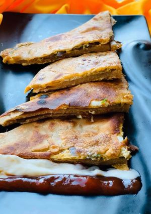 A picture of Egg Packet Parantha.