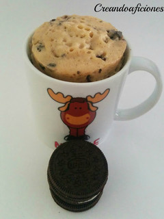 Una foto de Mug cake de galletas Oreo