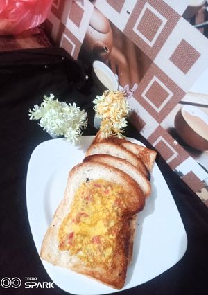 A picture of Cheesy Bread Omlette.