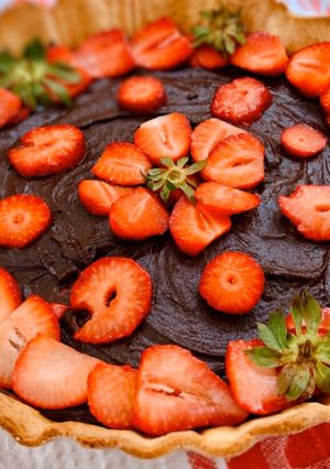 Foto di Crostata con crema al cioccolato e fragole