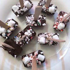 A picture of Hot chocoholic on a stick.