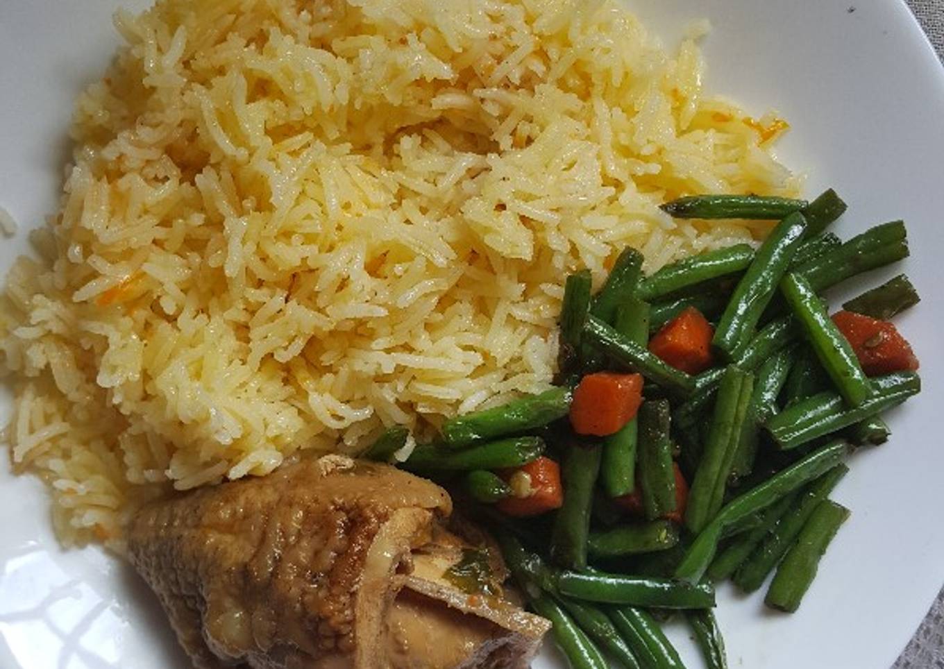Stir Fry Veggies With Carrot Rice and Chicken