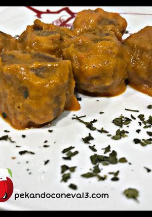 Una foto de Albóndigas en salsa bárbara