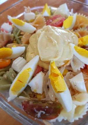 Una foto de Ensalada de pasta con mayonesa y mostaza