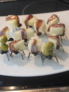 Una foto de Hormigas con melón y anchoas