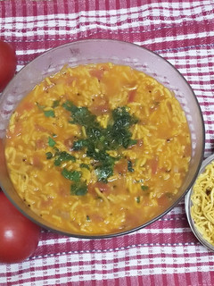 સેવ ટામેટા નું શાક (Sev Tameta Shak Recipe In Gujarati) રેસીપી મુખ્ય ફોટો