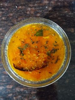 ટોમેટો રસમ(Tomato Rasam Recipe in Gujarati) રેસીપી મુખ્ય ફોટો