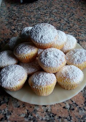 Una foto de Cupcakes de yogurt de limón